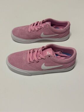 Nike Charge Abrasion Resistant Low Top Skateboard Women 7.5 IM4399-600 NWOB